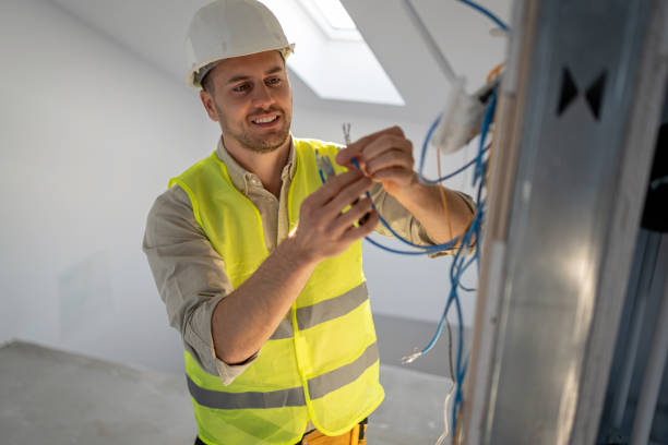 Best Local Electrician Companies  in Williamsburg, FL